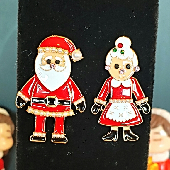 Mr. and Mrs. Santa Stud Earrings - Picture 2 of 6